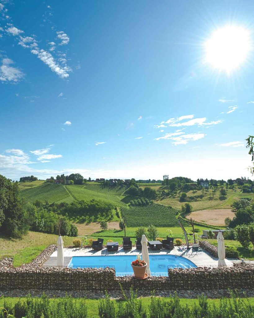 Illyr-Hof-Pool-002